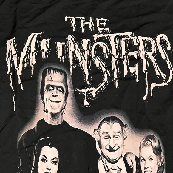 The Munsters Large Cloth Decorative Banner 40"x59.5" - Picture 2 of 9